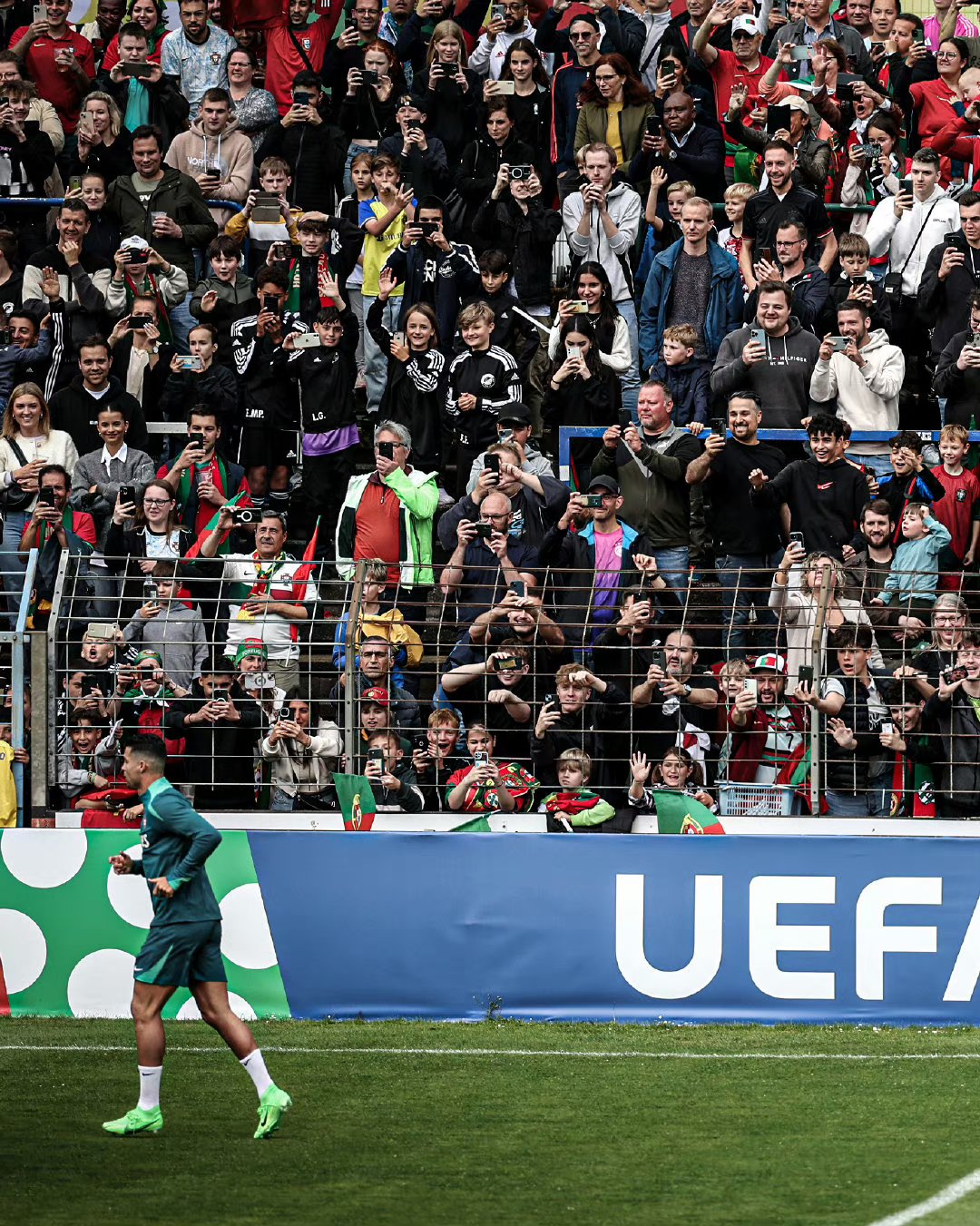 c7娱乐官网包含德国队引发争议！，C罗官方宣布战术调整新规再创辉煌时刻的词条