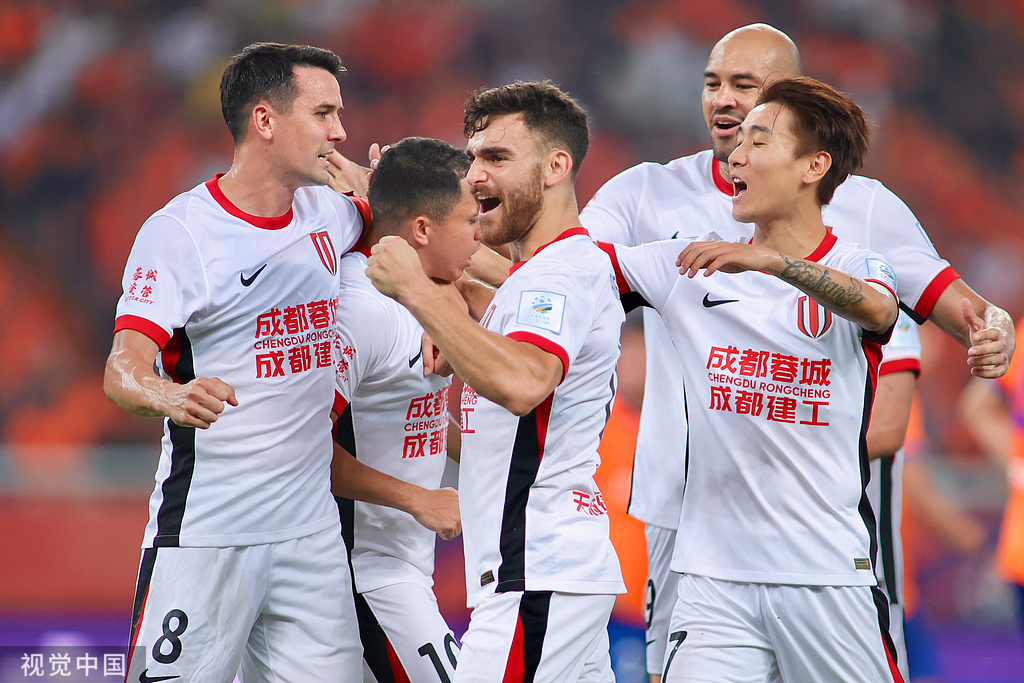 c7娱乐包含刚刚！曼城转会期官宣签约集结日成都蓉城官宣签约，浙江稠州赛前队长鼓劲的词条